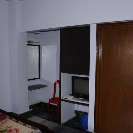 Kim Lawn Guest House Kolkata Exterior photo