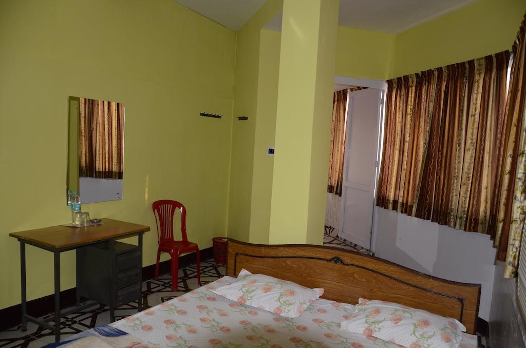 Kim Lawn Guest House Kolkata Exterior photo