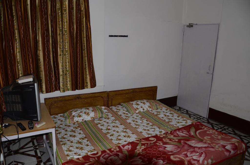 Kim Lawn Guest House Kolkata Exterior photo