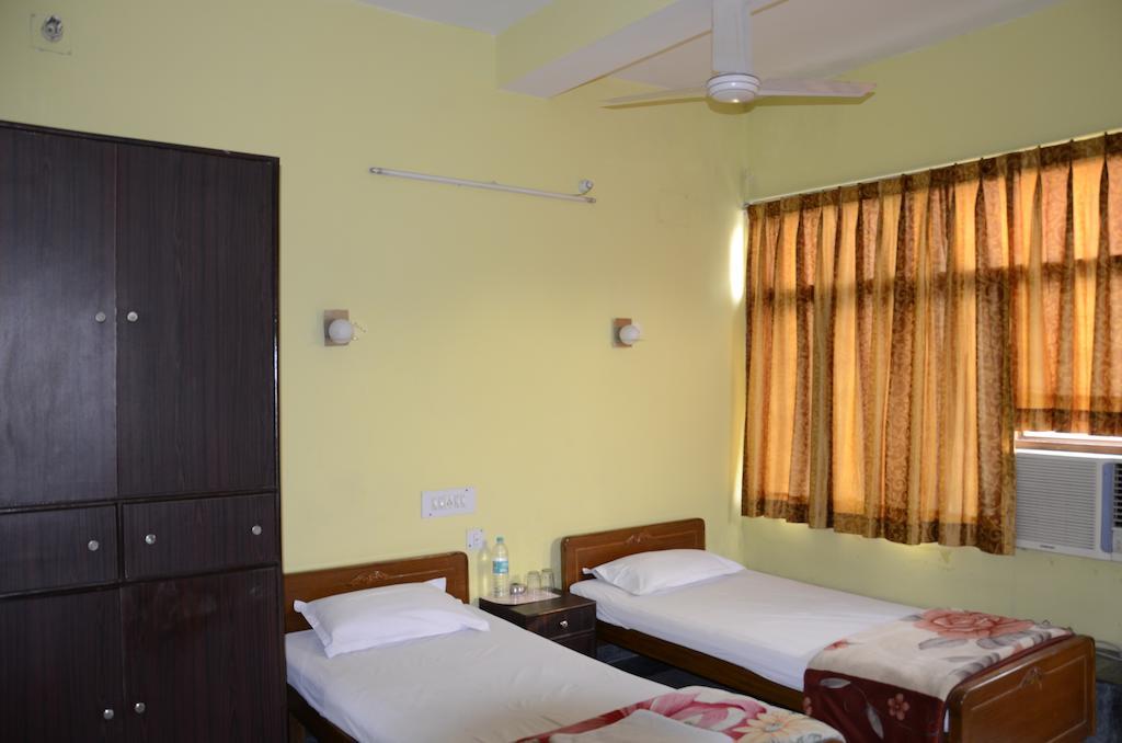 Kim Lawn Guest House Kolkata Exterior photo
